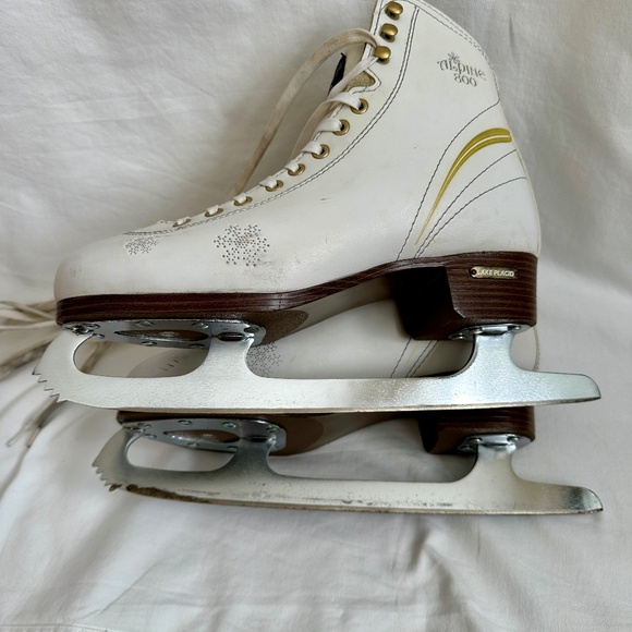 Lake Placid Alpine 800 Ladies size 8 figure skates - Picture 7 of 9